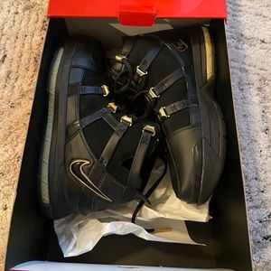 Lebron Zoom 3 “Metallic Gold”- men’s size 8.5 or women’s size 10